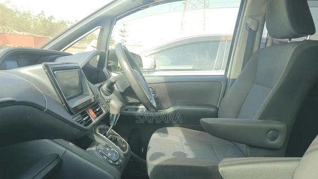 Toyota Noah 2014 White