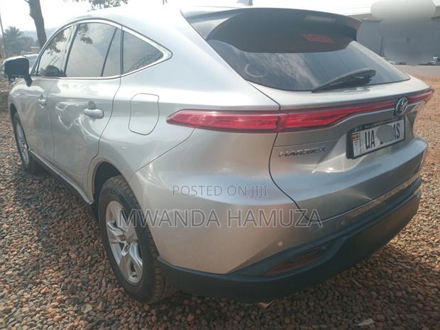 Toyota Harrier 2021 Silver