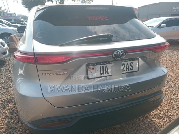 Toyota Harrier 2021 Silver