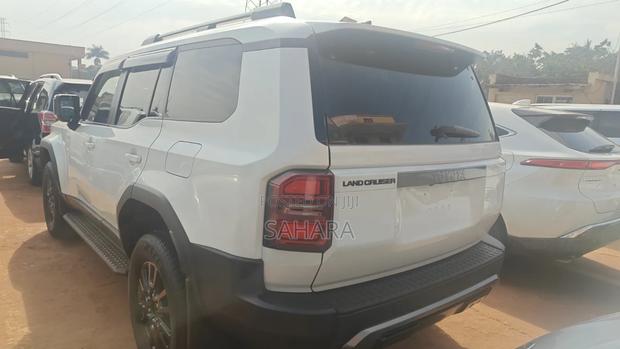 Toyota Land Cruiser Prado 2024 White