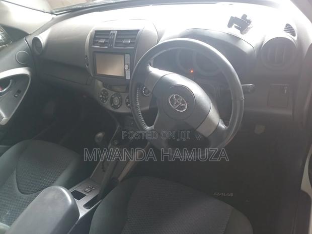Toyota RAV4 2011 White