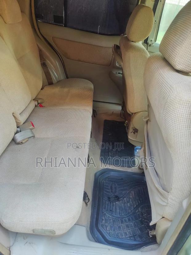 Toyota Raum 2006 Silver