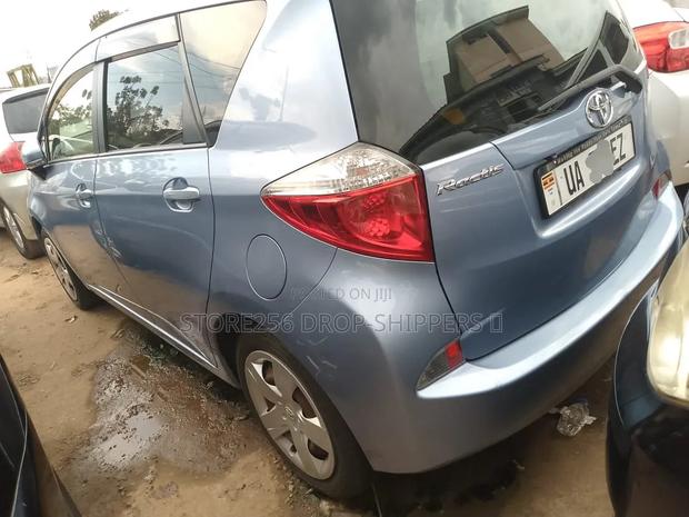 Toyota Ractis 1.3 FWD 2011 Blue