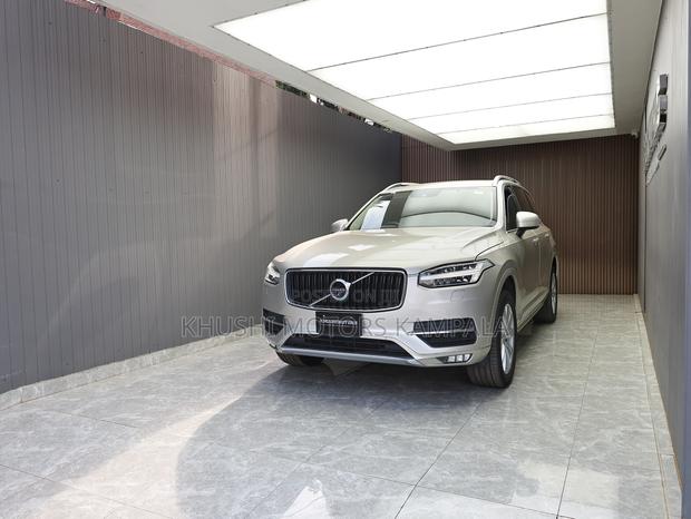 Volvo XC90 T5 Momentum AWD (2.0L 4cyl 8A) 2017 Beige