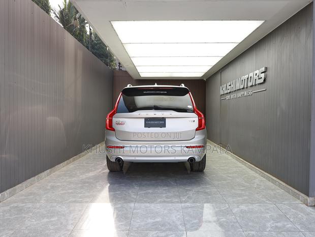 Volvo XC90 T5 Momentum AWD (2.0L 4cyl 8A) 2017 Beige