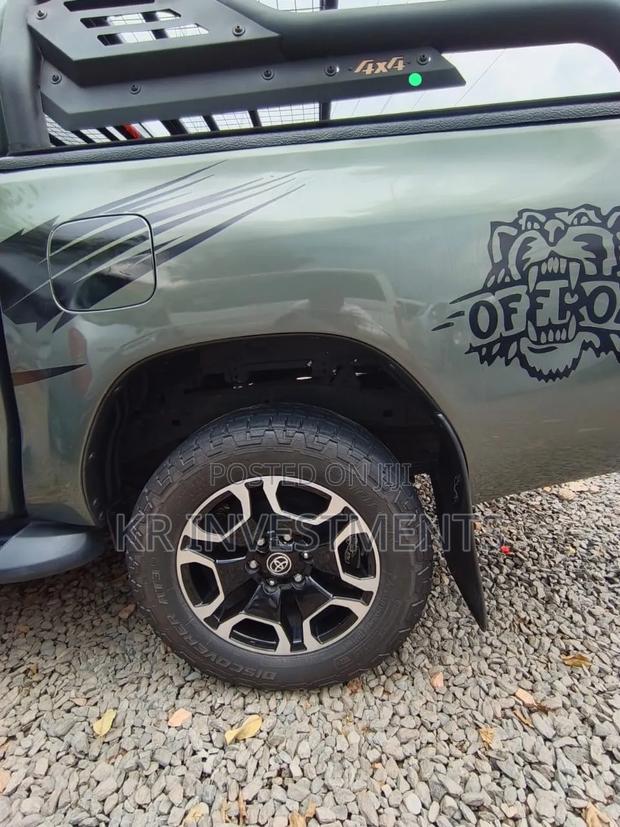 Toyota Hilux Revo Double Cab Deisel 2.8 AWD 2021 Green