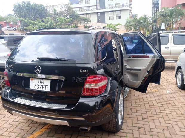 Mercedes-Benz E300 2006 Black