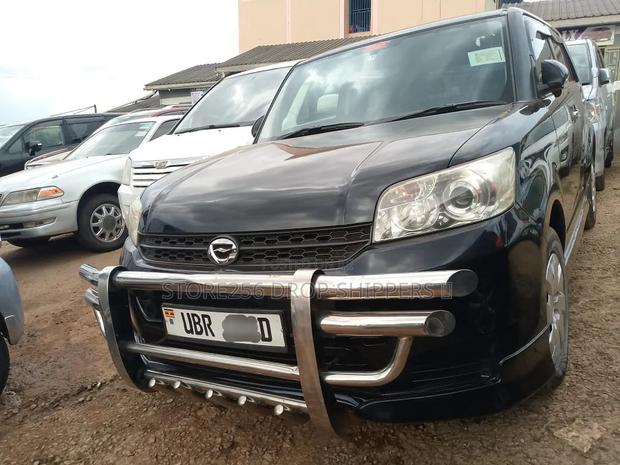 Toyota Corolla Rumion Hatchback 1.5 FWD 2010 Black