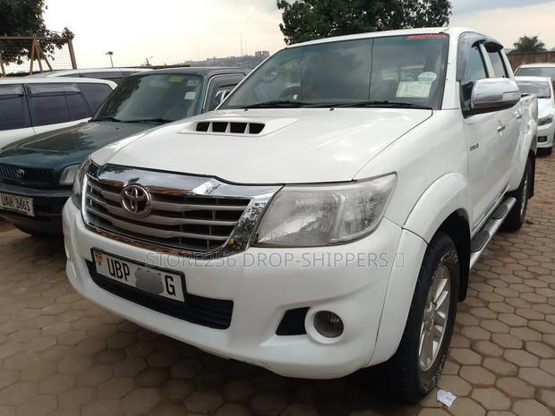 Toyota Hilux 3.0 D-4D 4x4 2014 White