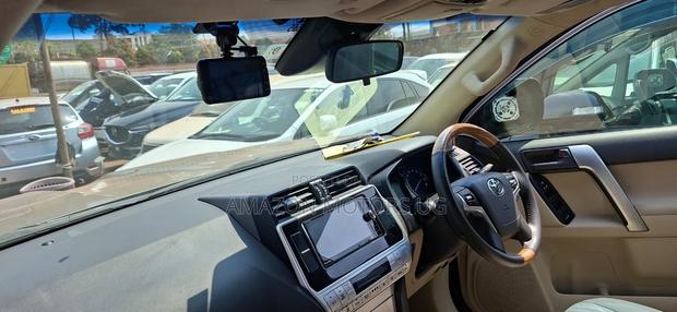 Toyota Land Cruiser Prado 2.8 2018 Beige