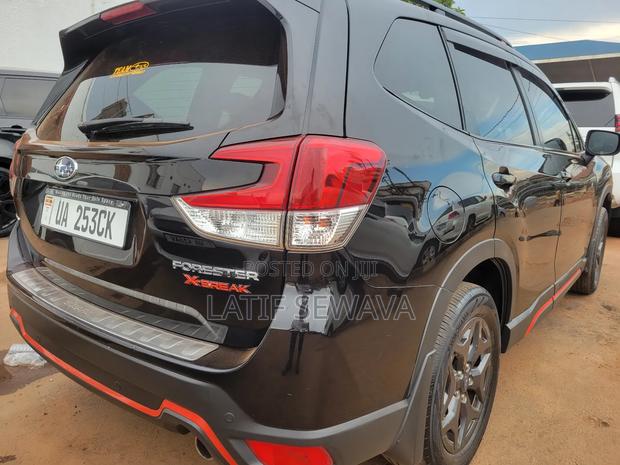 Subaru Forester Premium AWD 2020 Black