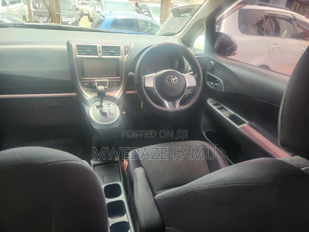 Toyota Ractis 2012 Brown