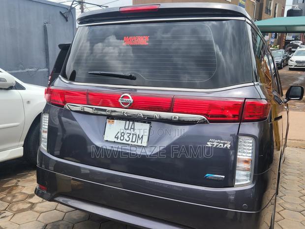 Nissan Elgrand 2015 Gray