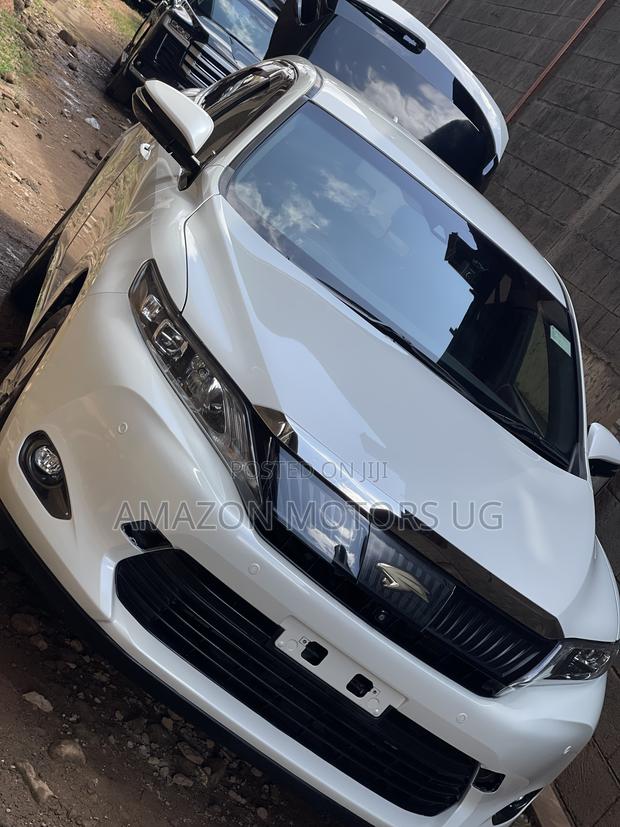 Toyota Harrier 2.0 2016 White