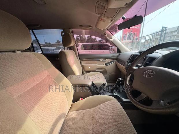 Toyota Land Cruiser Prado 2005 White