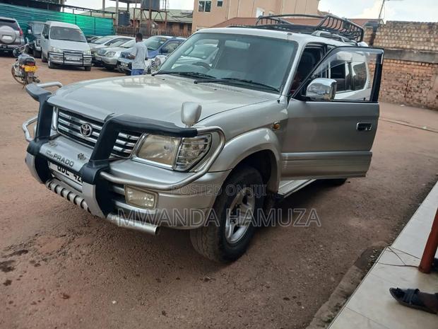 Toyota Land Cruiser Prado 2000 Silver