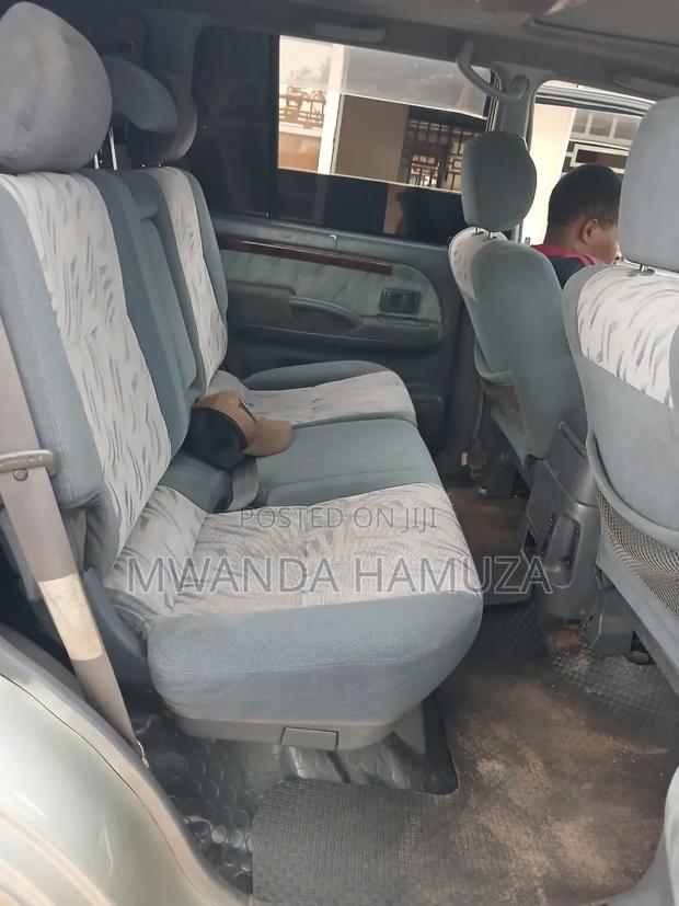 Toyota Land Cruiser Prado 2000 Silver