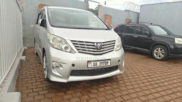 Toyota Alphard 2010 Silver