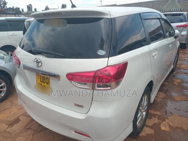 Toyota Wish 2010 White