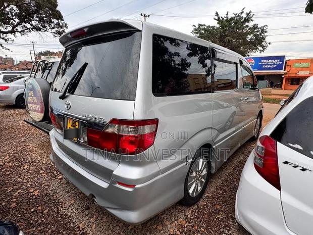 Toyota Alphard 2008 Silver