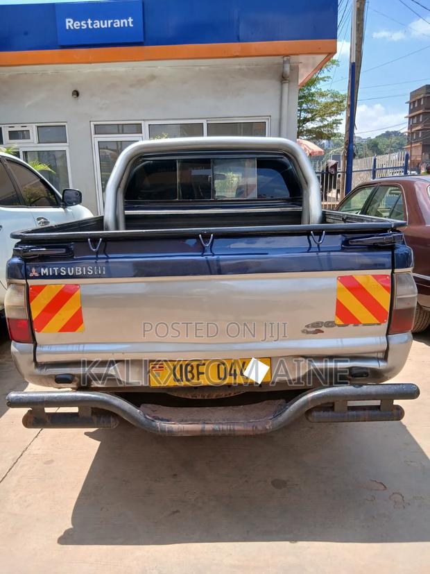 Mitsubishi L200 2002 Blue