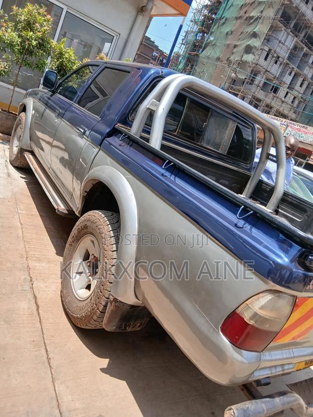 Mitsubishi L200 2002 Blue