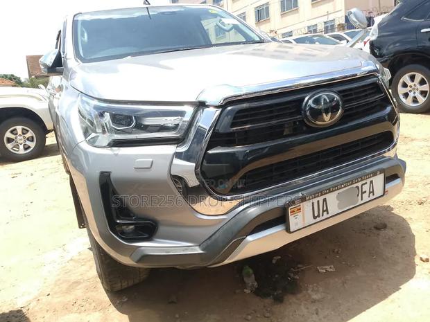 Toyota Hilux Revo Double Cab Deisel 2.4 AWD 2020 Silver
