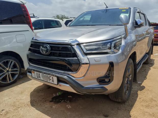 Toyota Hilux Revo Double Cab Deisel 2.4 AWD 2020 Silver