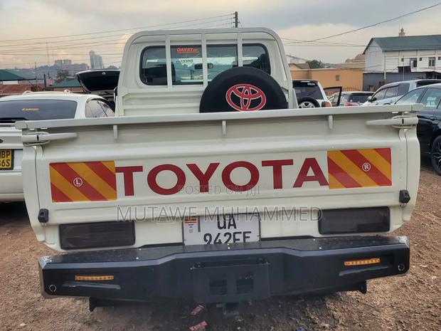 Toyota Land Cruiser 2016 White