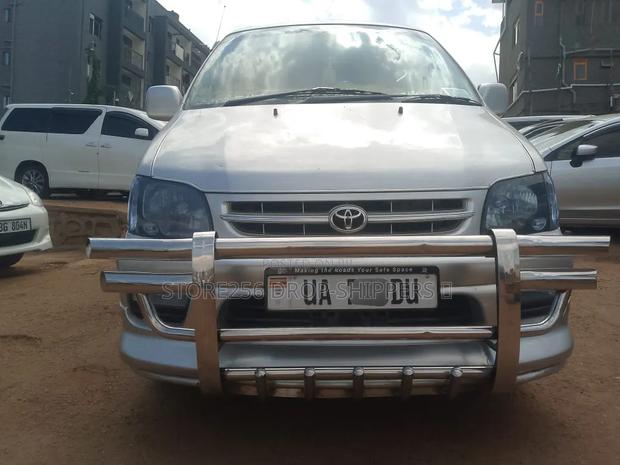 Toyota Noah 2.0 FWD (8 Seater) 2001 Silver