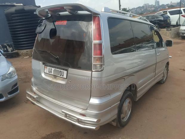 Toyota Noah 2.0 FWD (8 Seater) 2001 Silver