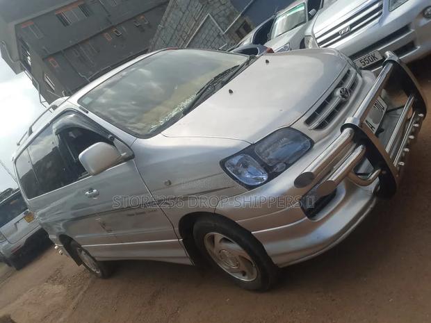 Toyota Noah 2.0 FWD (8 Seater) 2001 Silver