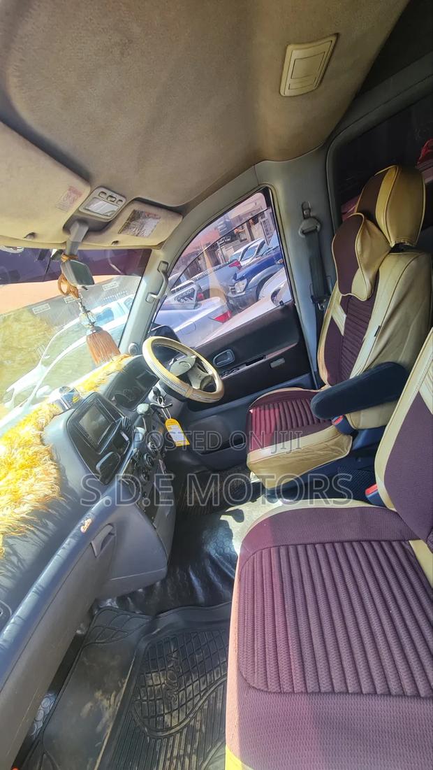 Toyota Noah 2.0 AWD (8 Seater) 2005 Silver