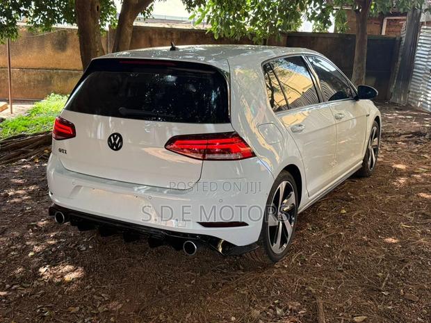 Volkswagen Golf GTI 2.0T S 2018 White