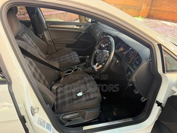 Volkswagen Golf GTI 2.0T S 2018 White