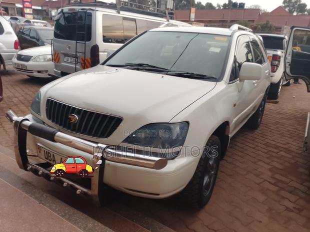 Toyota Harrier 1998 White