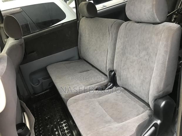 Toyota Noah 2006 Silver