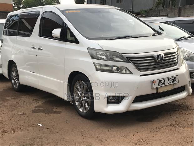 Toyota Vellfire 2009 White