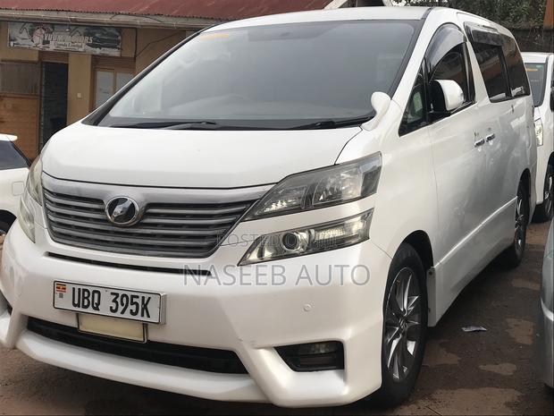 Toyota Vellfire 2009 White