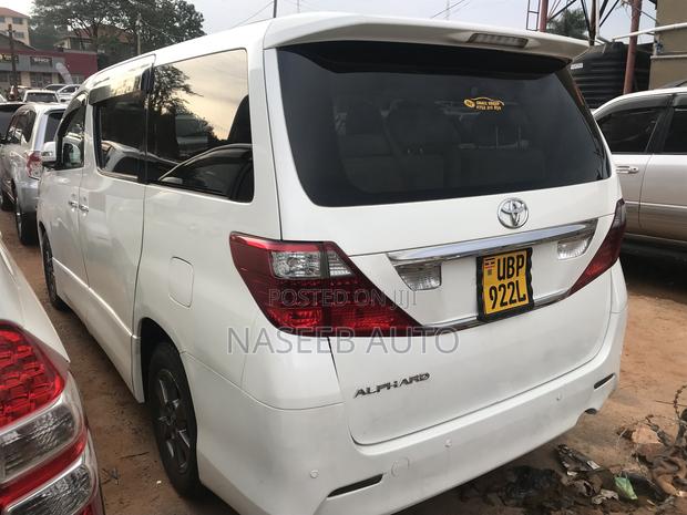 Toyota Alphard 2009 White