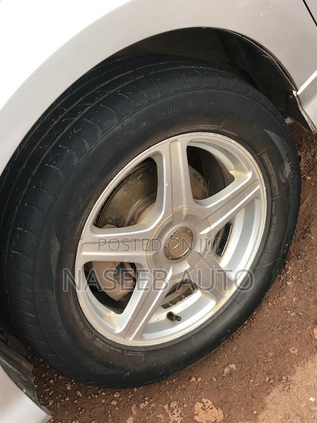 Toyota ISIS 2008 Silver