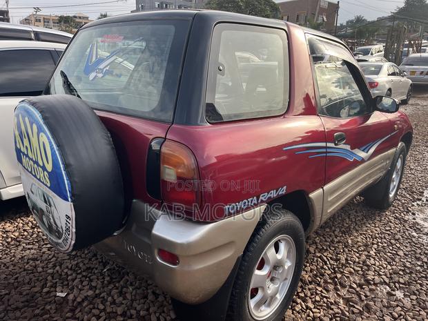 Toyota RAV4 Automatic 2000 Red