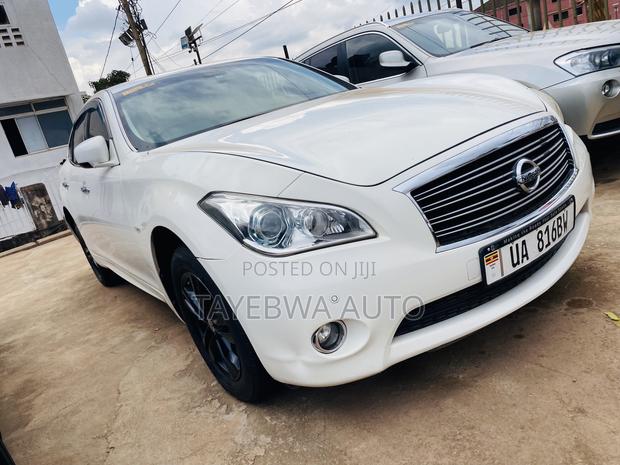 Nissan Fuga 2012