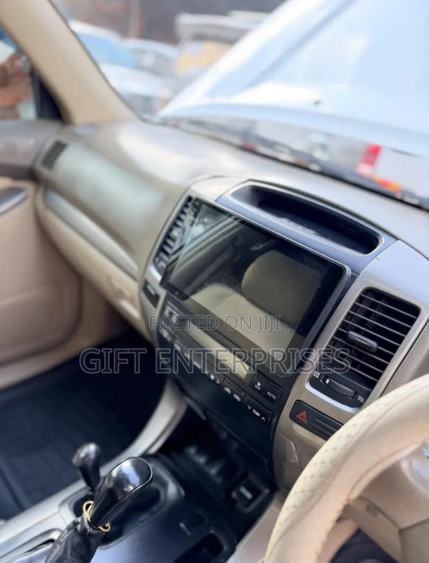 Toyota Land Cruiser Prado 2009 White
