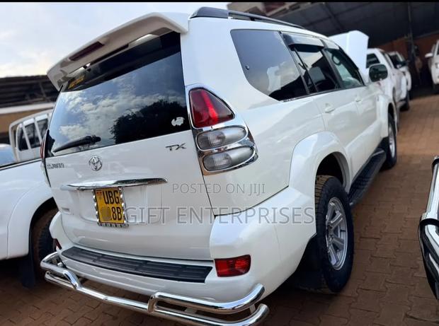Toyota Land Cruiser Prado 2009 White