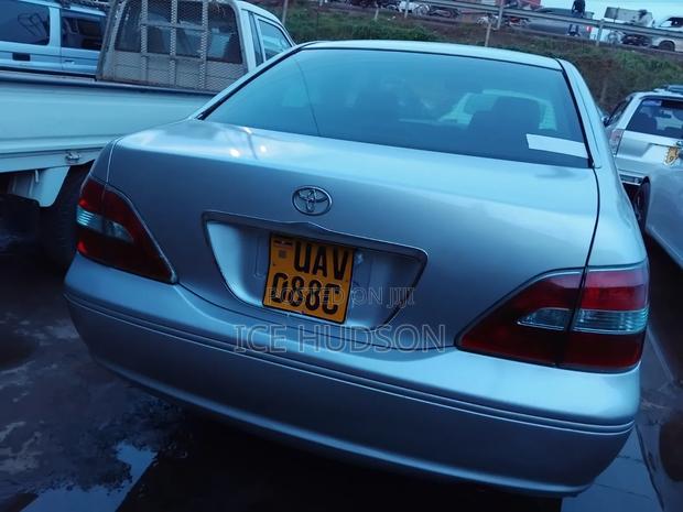 Toyota Brevis 2002