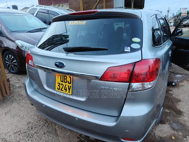 Subaru Legacy 2010 Silver