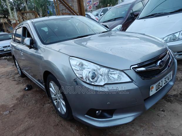 Subaru Legacy 2010 Silver