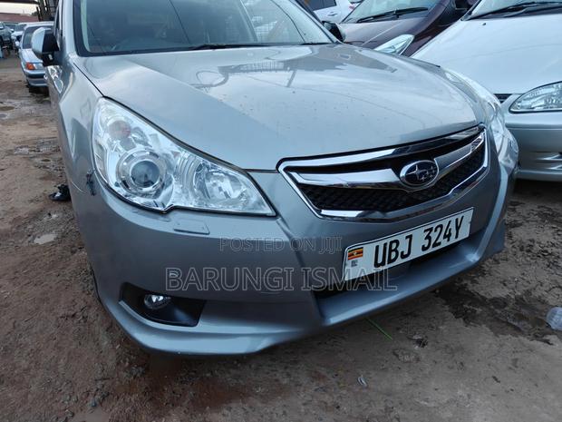 Subaru Legacy 2010 Silver
