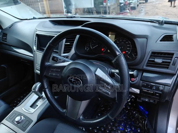 Subaru Legacy 2010 Silver